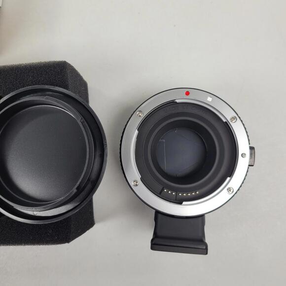 Lens Adapter Commlite CM-EF-EOS R for Canon EF/EF-S Lens to EOS R RF Mount - Picture 6 of 7